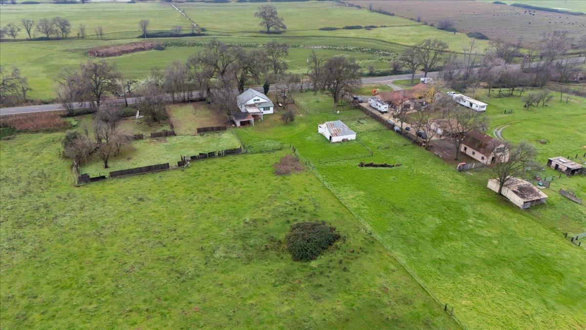 320 West Wise Road Lincoln, CA 95648 - Photo 25 of 28 a backyard of a house with lots of green space