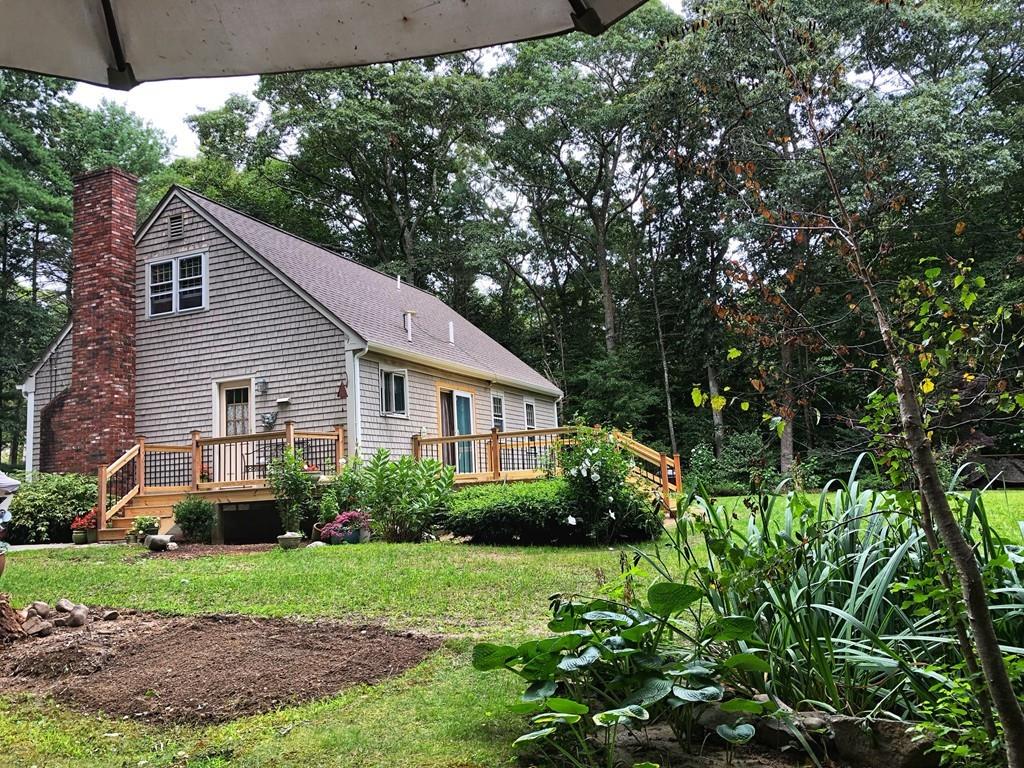 14 Bennett Road Rochester, MA 02770 - Photo 3 of 25 a view of a yard in front of house