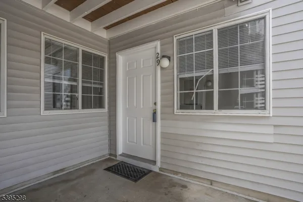 $1,900 | 29 Cheswich Court, Bedminster, NJ 07921
