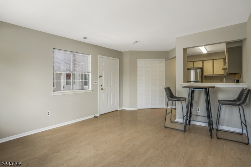 29 Cheswich Court Bedminster, NJ 07921 - Photo 4 of 11