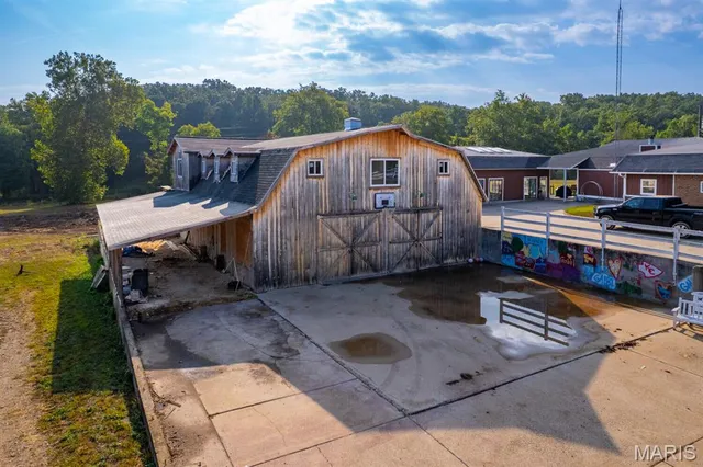 $875,000 | 2674 Highway 17, Iberia, MO 65486