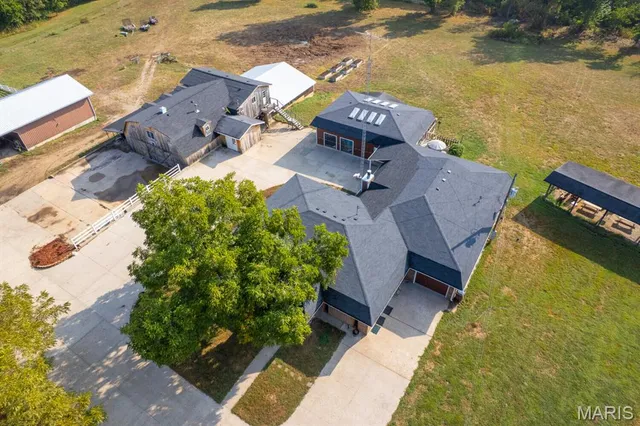 $875,000 | 2674 Highway 17, Iberia, MO 65486