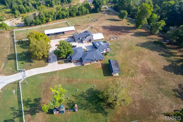 $875,000 | 2674 Highway 17, Iberia, MO 65486