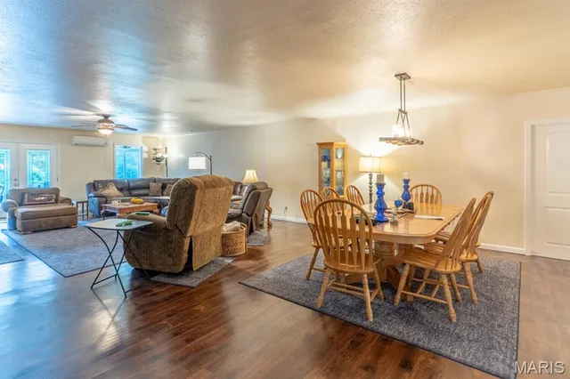 $875,000 | 2674 Highway 17, Iberia, MO 65486