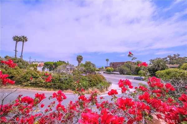 $8,000 | 1601 Louise Street, Laguna Beach, CA 92651