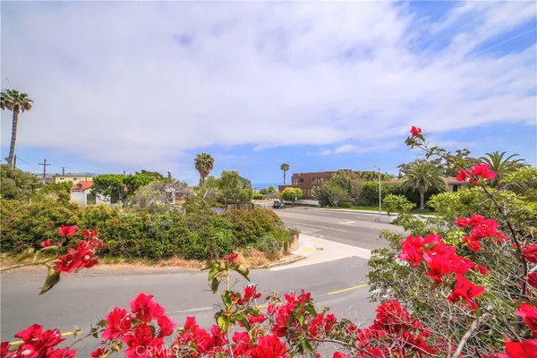 $8,000 | 1601 Louise Street, Laguna Beach, CA 92651
