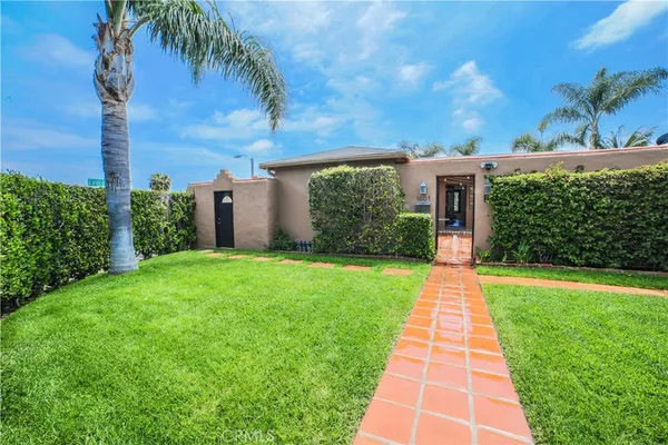 $8,000 | 1601 Louise Street, Laguna Beach, CA 92651