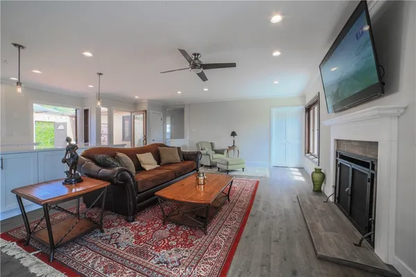 $8,000 | 1601 Louise Street, Laguna Beach, CA 92651