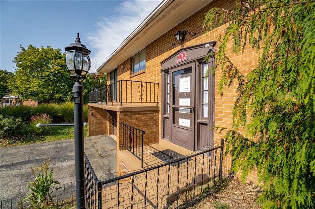 11 Gass Road Pittsburgh, PA 15229 - Photo 5 of 24