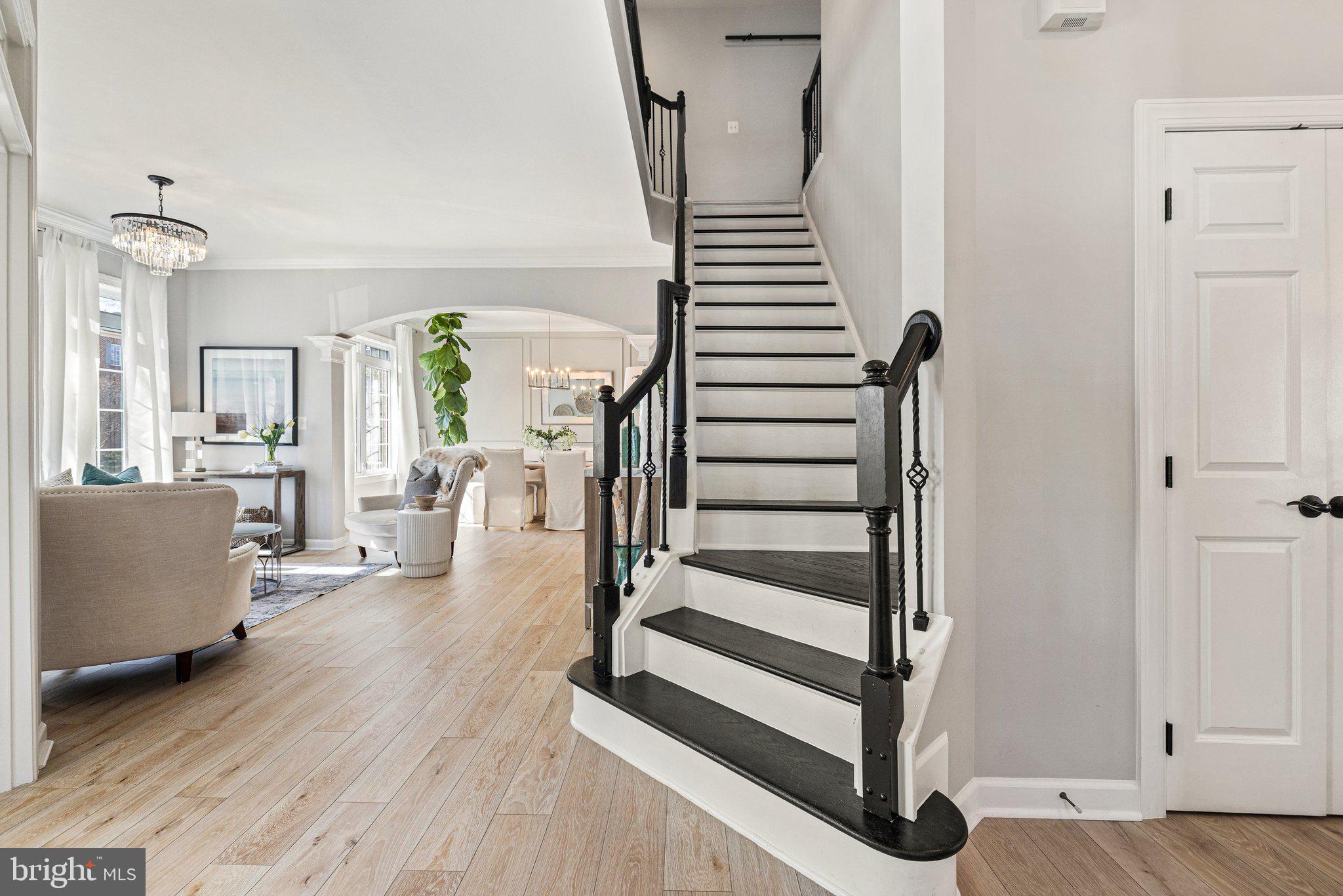 24917 Avonlea Drive Chantilly, VA 20152 - Photo 4 of 61