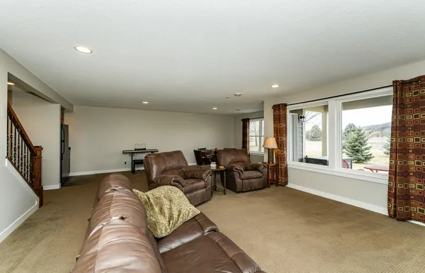 $700,000 | 3915 Berkshire Road Southwest, Rochester, MN 55902