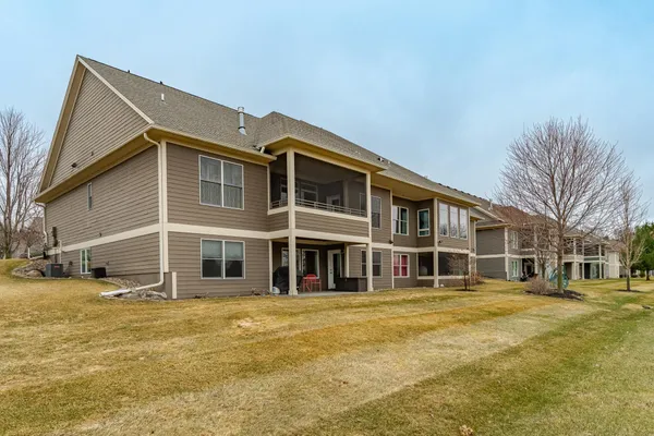 $700,000 | 3915 Berkshire Road Southwest, Rochester, MN 55902