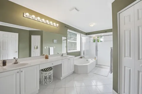 $650,000 | 2462 Westmont Place, Royal Palm Beach, FL 33411