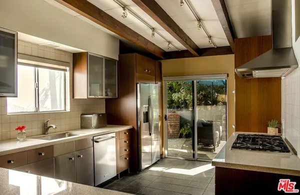 $1,495,000 | 3262 Dos Palos Drive, Los Angeles, CA 90068