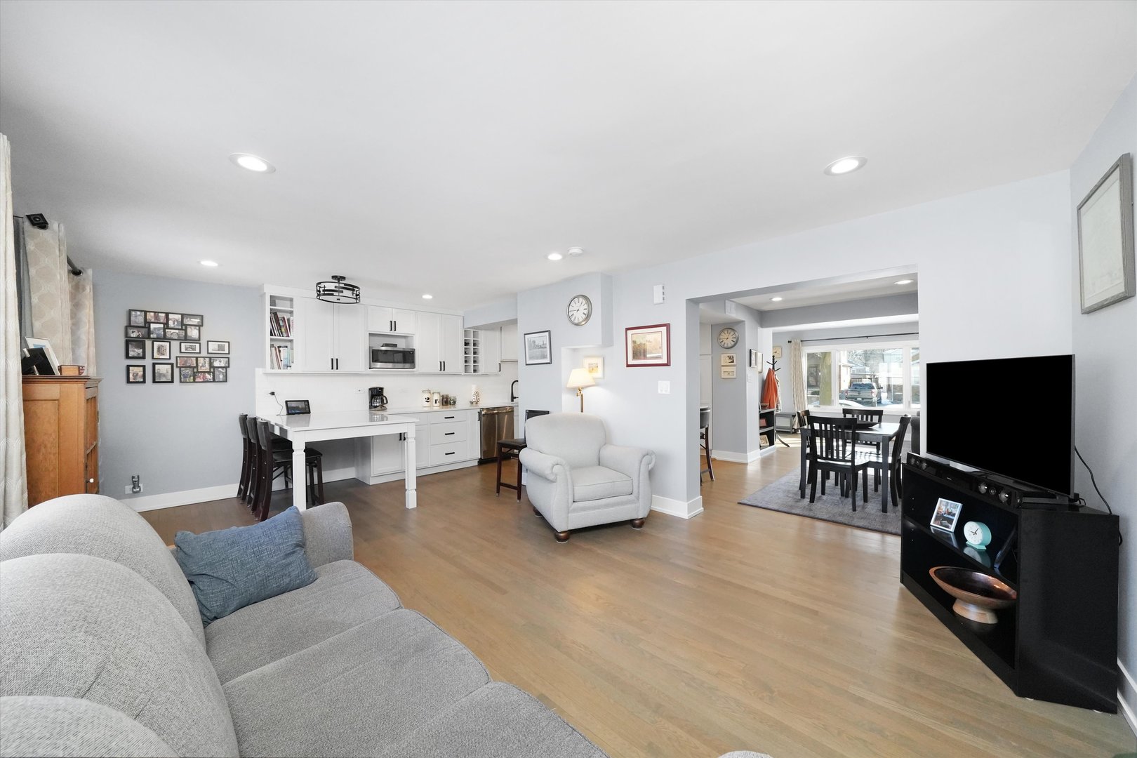 11006 South Harding Avenue Chicago, IL 60655 - Photo 13 of 31