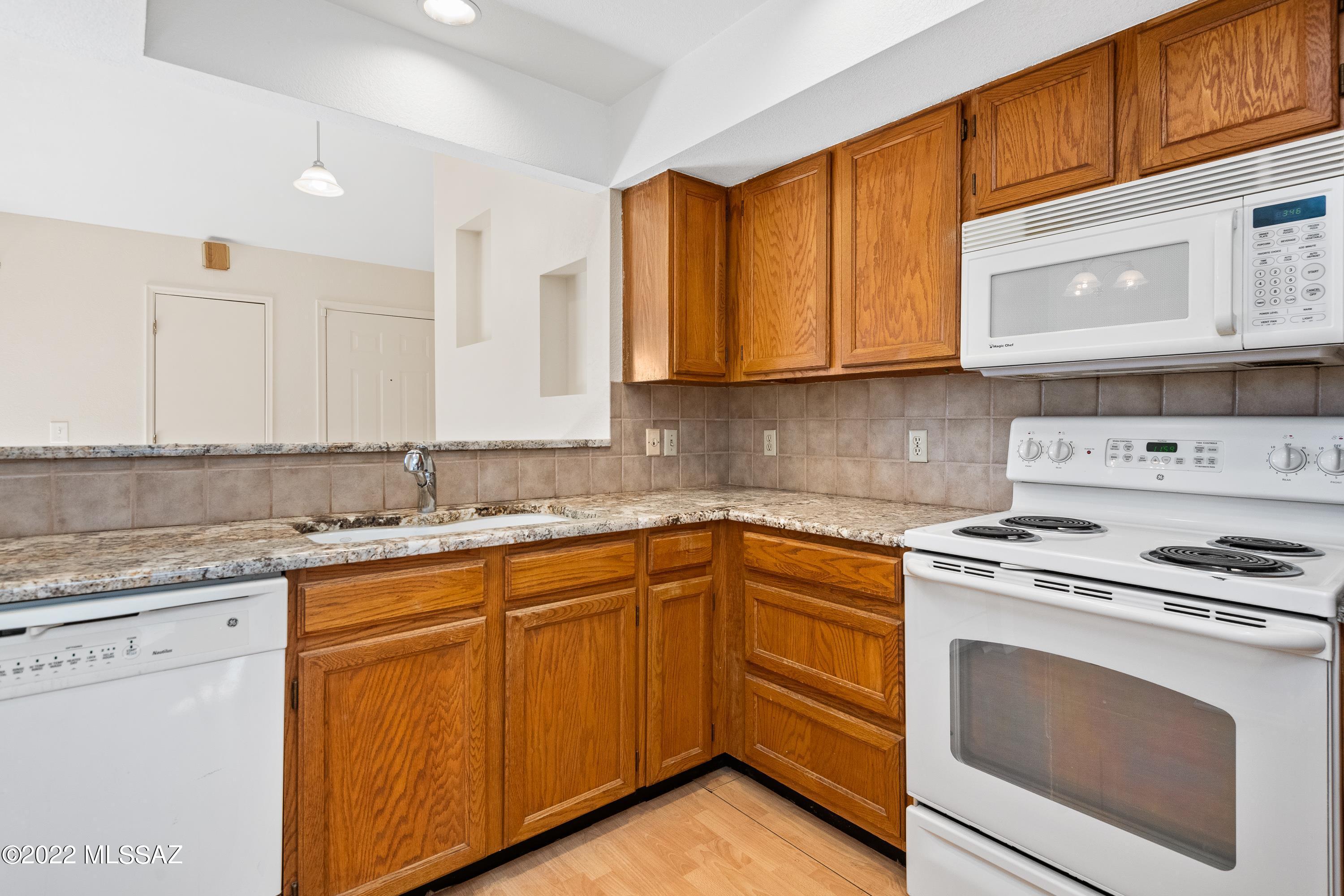 2744 North Country Club Road, Unit 204 Tucson, AZ 85716 - Photo 7 of 23
