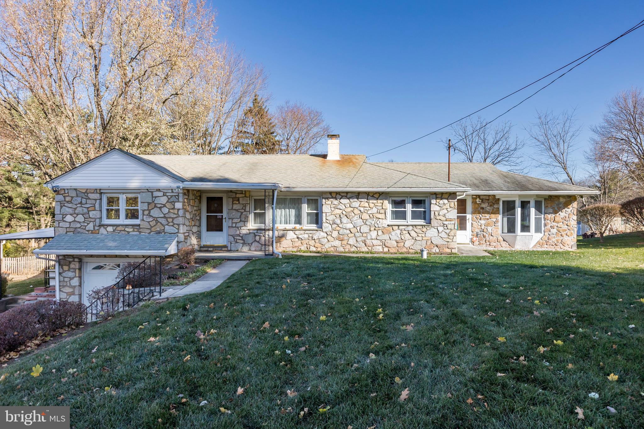 24 East 7 Stars Road Phoenixville, PA 19460 - Photo 2 of 33 Front Yard