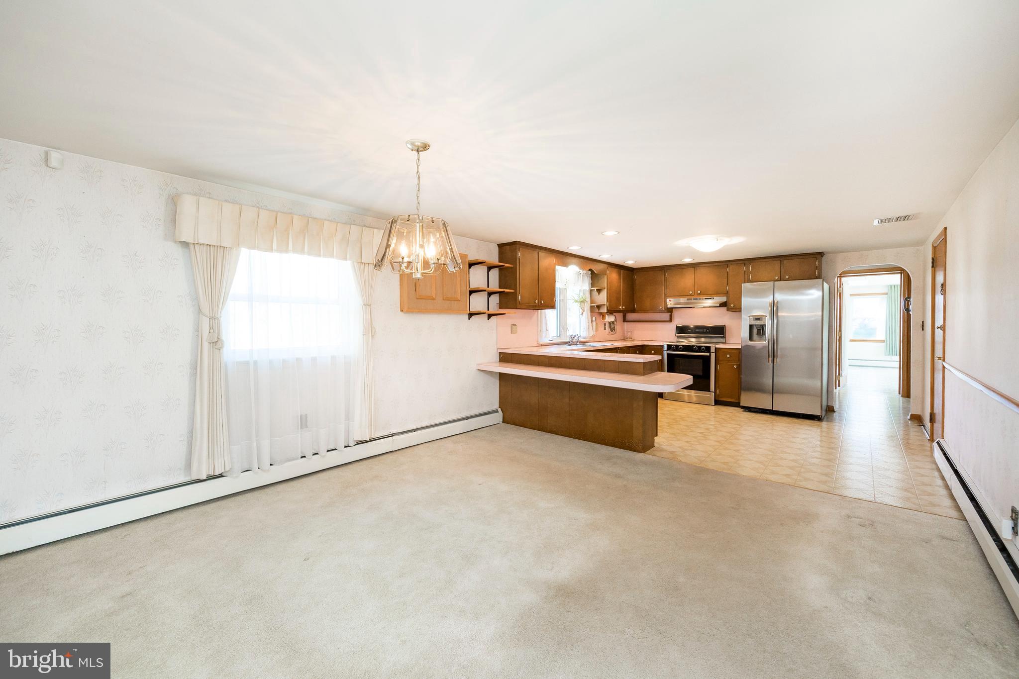24 East 7 Stars Road Phoenixville, PA 19460 - Photo 9 of 33 Breakfast Bar and Dining Area