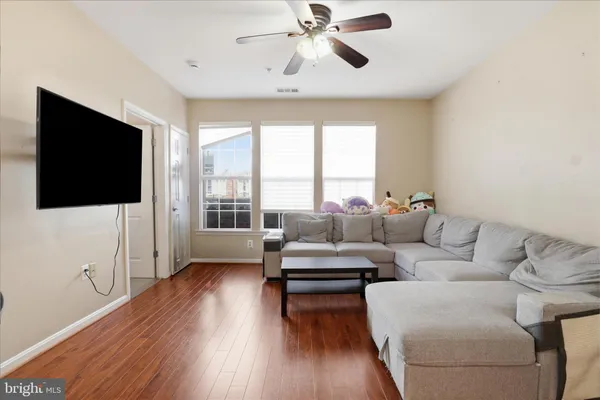 $439,900 | 801 South Greenbrier Street, Unit 103, Arlington, VA 22204