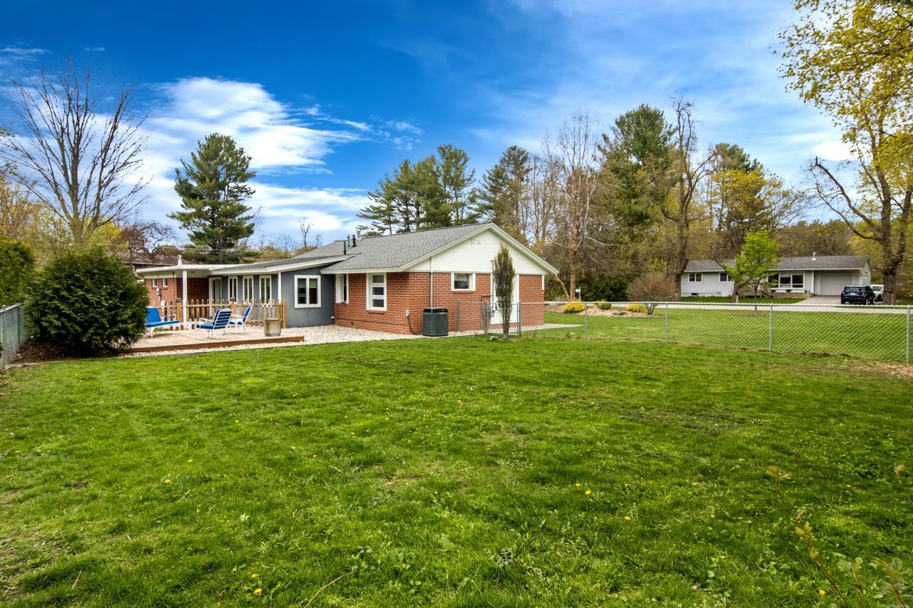 645 Sheridan Road Traverse City, MI 49686 - Photo 4 of 46 1921751-e2da112a-a697-406b-ac8b-18ab52168d28.JPG