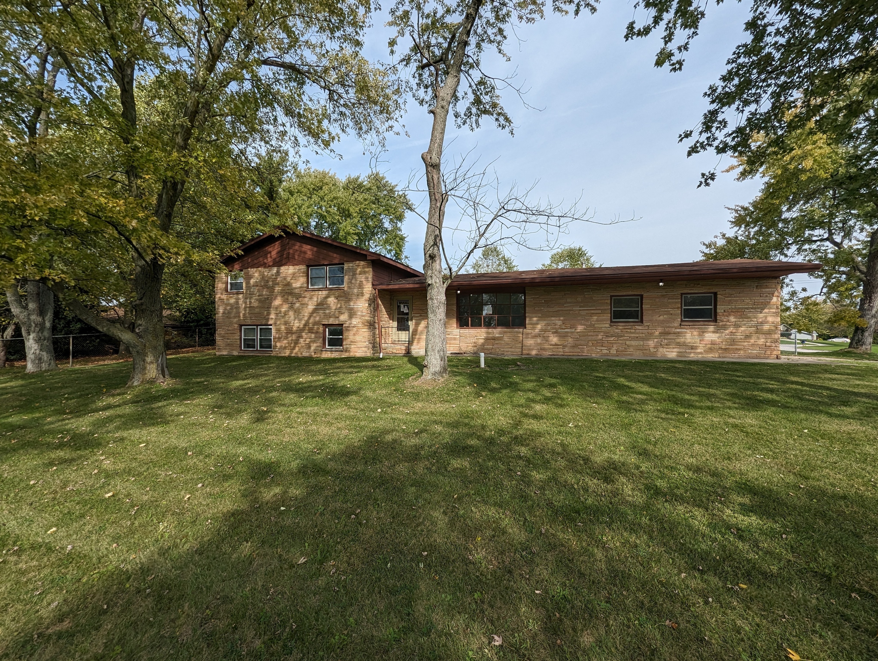 1208 East Royerton Road Muncie, IN 47303 - Photo 1 of 32 Gallery Image 1