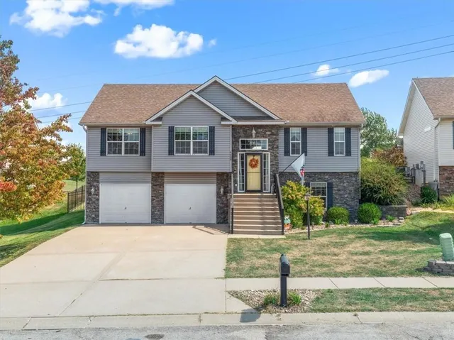 $364,000 | 4605 Stacey Way, St. Joseph, MO 64505