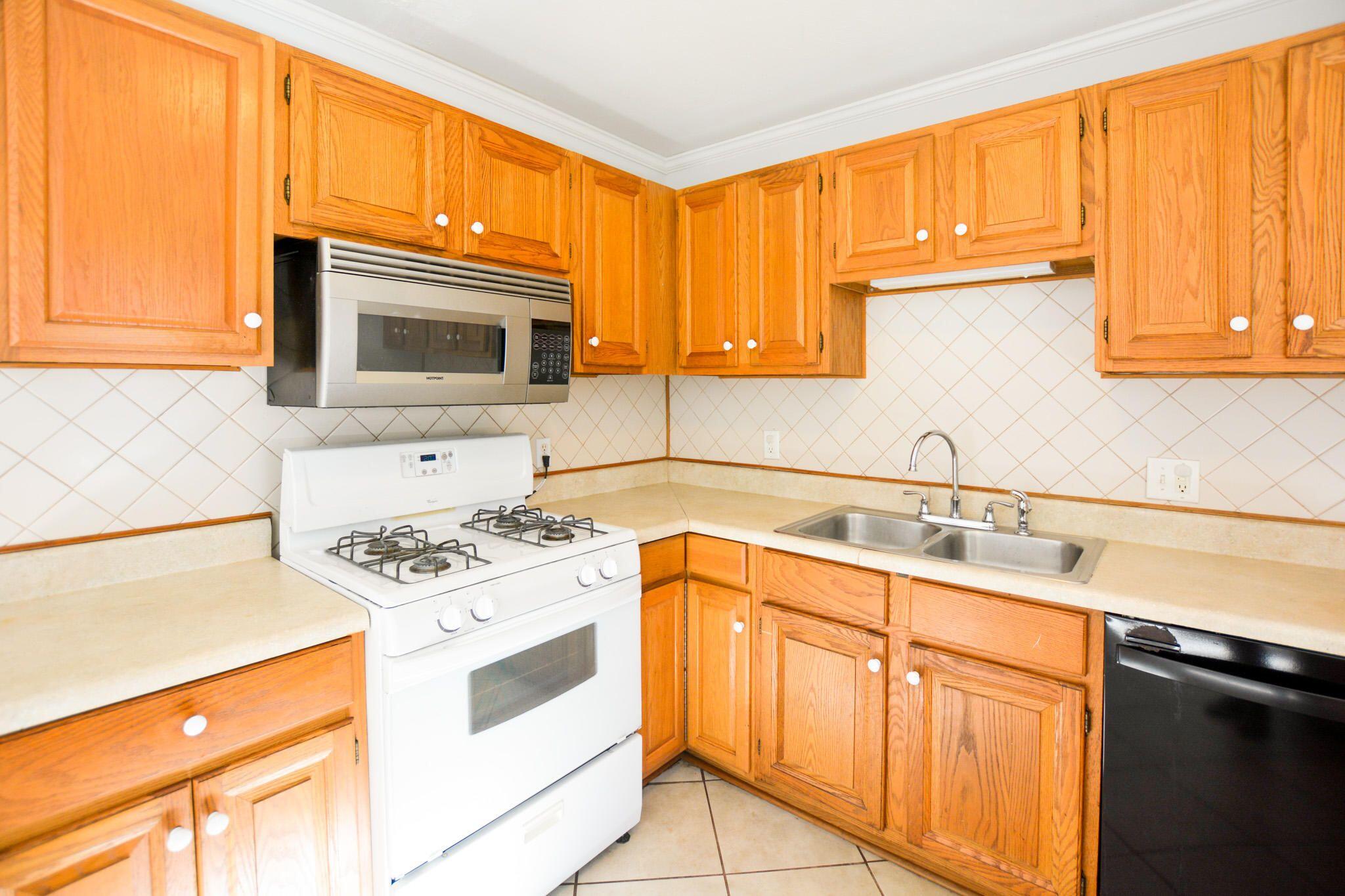 1303 Camp Road Charleston, SC 29412 - Photo 6 of 16 20211104144614382823000000-o