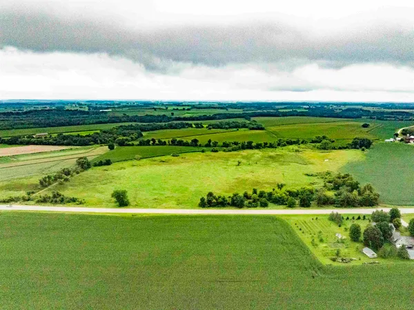 $375,000 | W11851 Highway 16/60 Columbus Wi 53925, Columbus, WI 53925