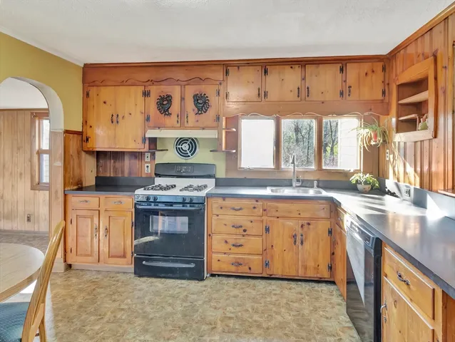 $499,000 | 280 Foundry Street, Easton, MA 02375