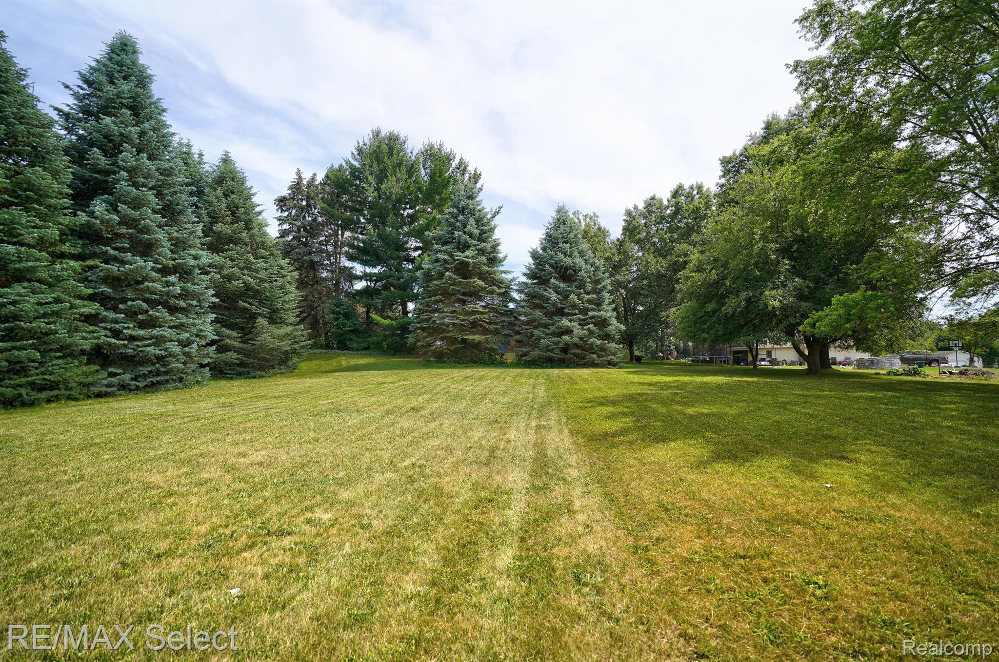 11860 Dunham Road Hartland, MI 48353 - Photo 9 of 39 Gallery Image 9