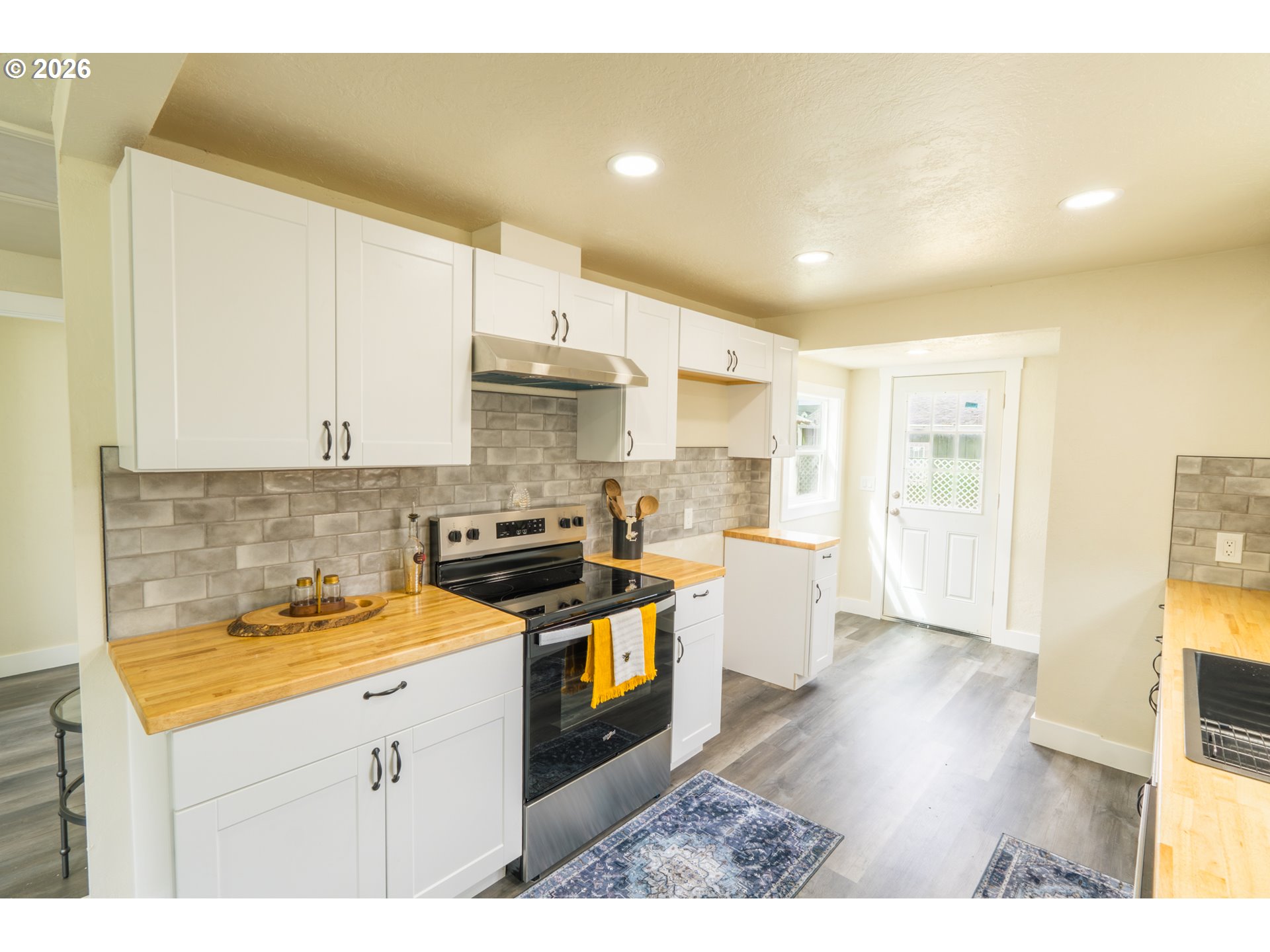 1925 Liberty Street Northeast Salem, OR 97301 - Photo 11 of 20