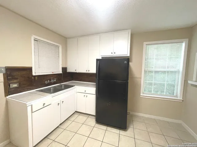 $1,300 | 128 Vanderbilt Street, San Antonio, TX 78210