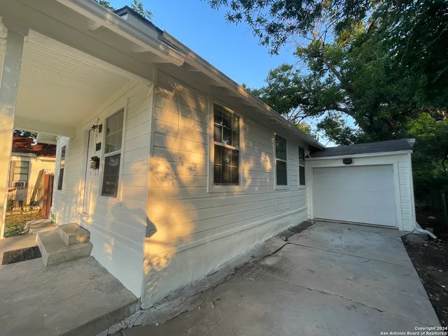 $1,300 | 128 Vanderbilt Street, San Antonio, TX 78210