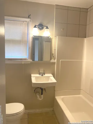 $1,300 | 128 Vanderbilt Street, San Antonio, TX 78210