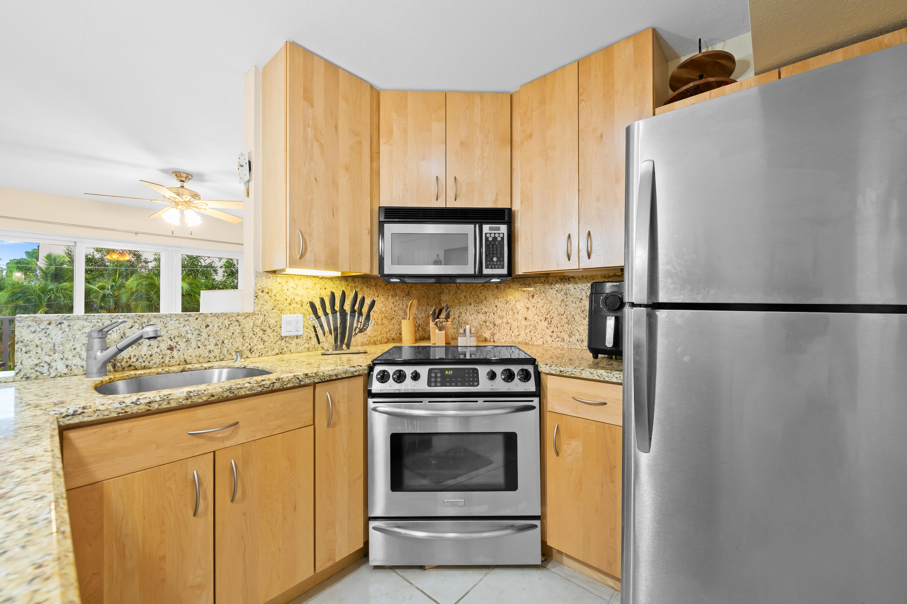 95 North Birch Road, Unit 304 Fort Lauderdale, FL 33304 - Photo 12 of 35 DSC_1551