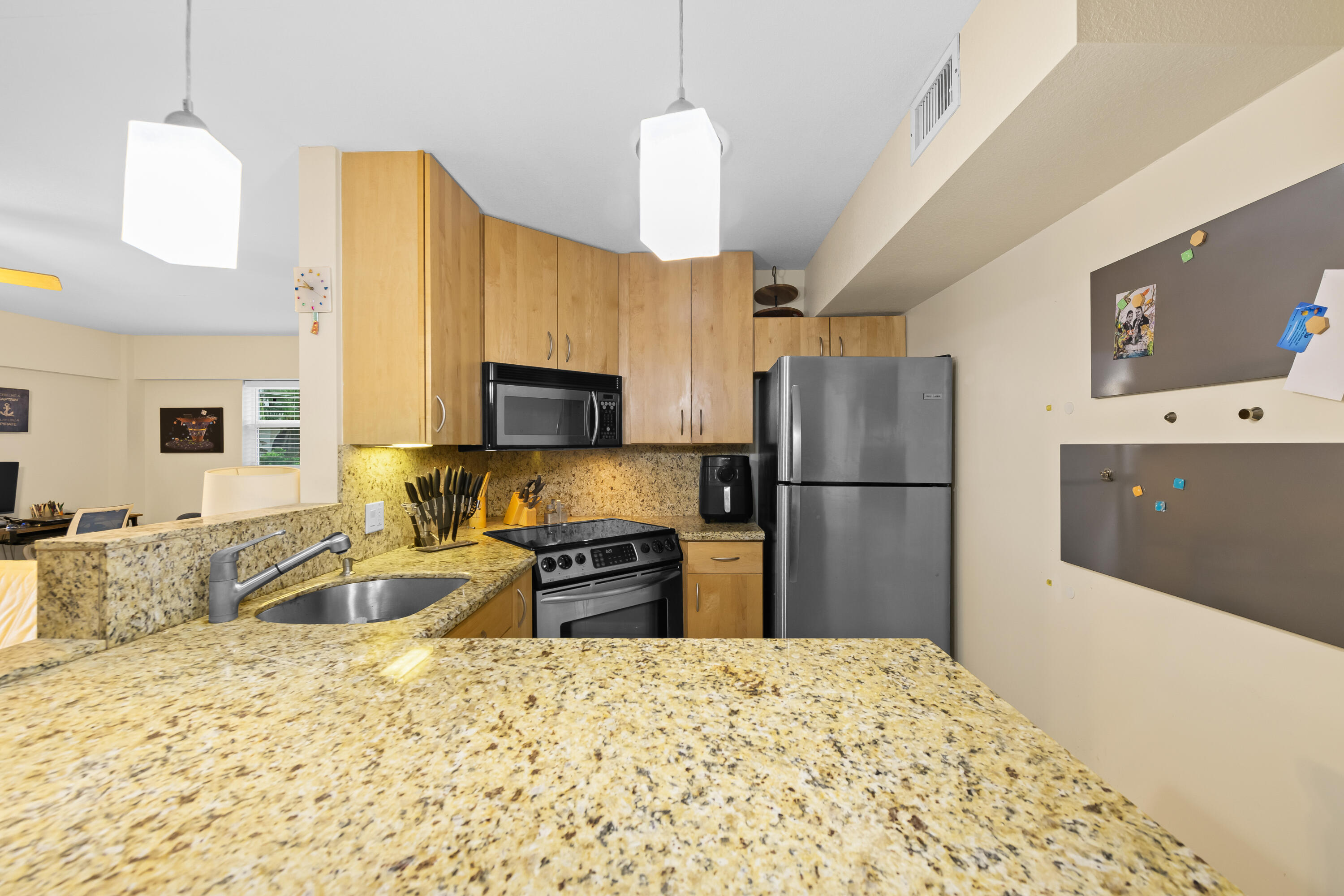 95 North Birch Road, Unit 304 Fort Lauderdale, FL 33304 - Photo 13 of 35 DSC_1554