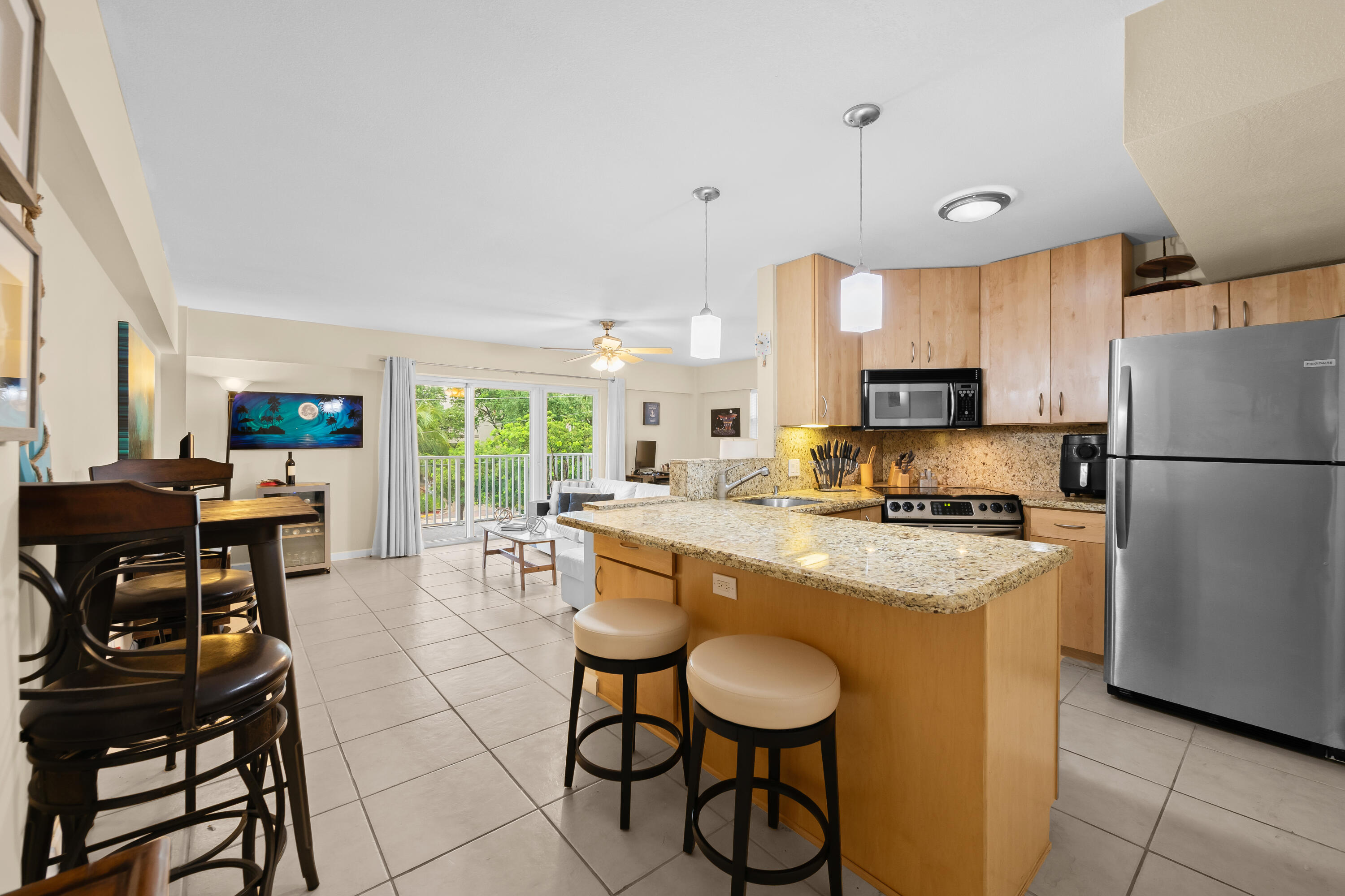 95 North Birch Road, Unit 304 Fort Lauderdale, FL 33304 - Photo 8 of 35 DSC_1524