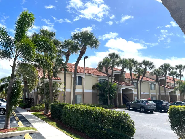 $1,950 | 815 West Boynton Beach Boulevard, Unit 12101, Boynton Beach, FL 33426