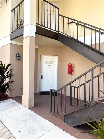 $1,950 | 815 West Boynton Beach Boulevard, Unit 12101, Boynton Beach, FL 33426