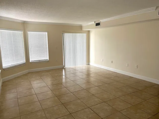 $1,950 | 815 West Boynton Beach Boulevard, Unit 12101, Boynton Beach, FL 33426