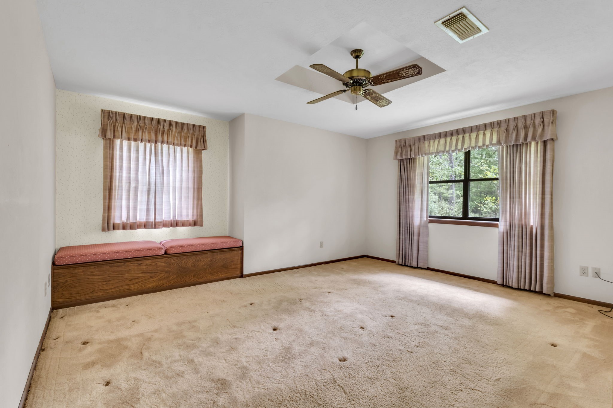 222 County Road 3085 Colmesneil, TX 75938 - Photo 14 of 50 a view of an empty room with a window
