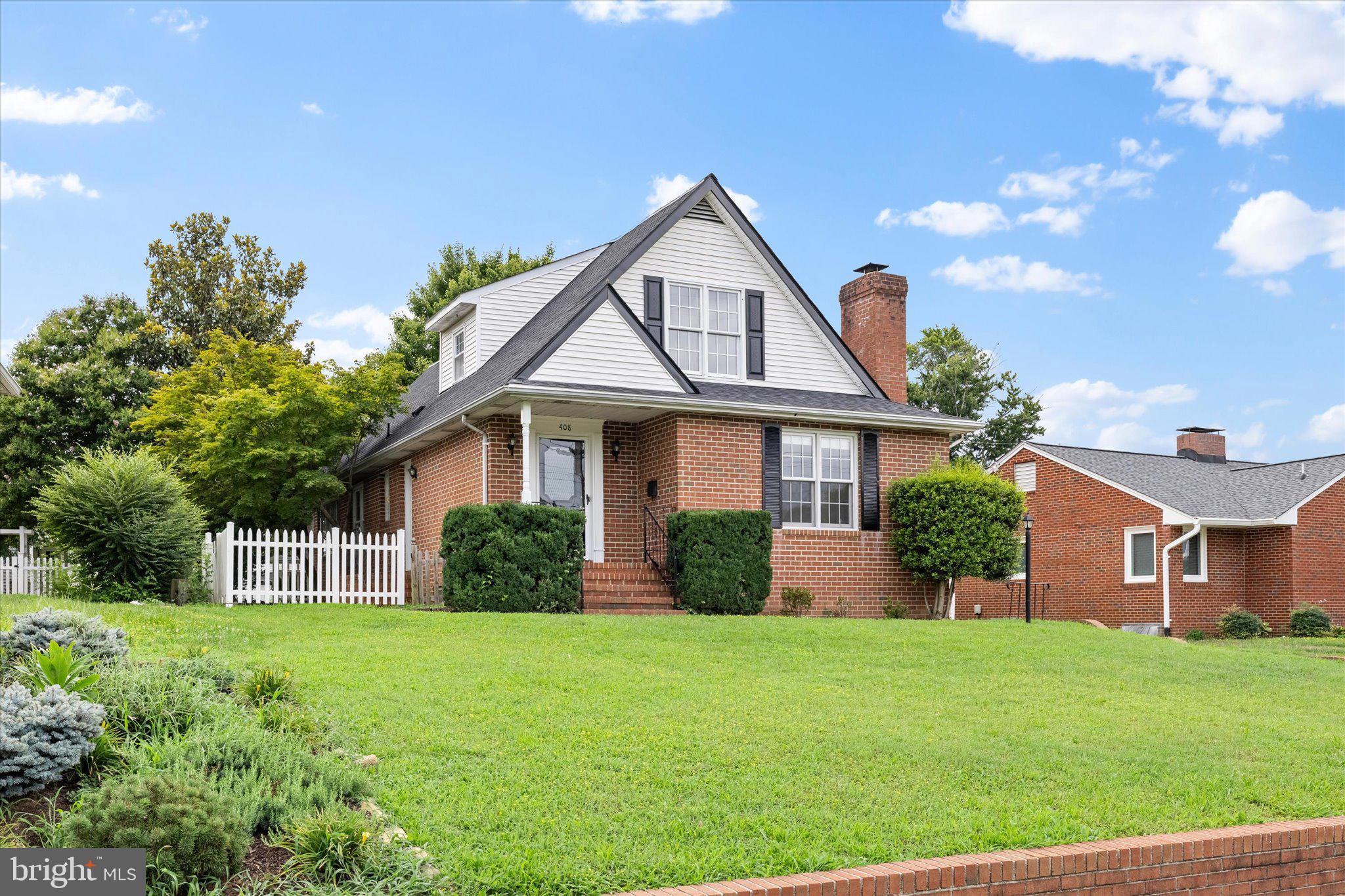 408 Riverside Drive Fredericksburg, VA 22401 - Photo 2 of 61