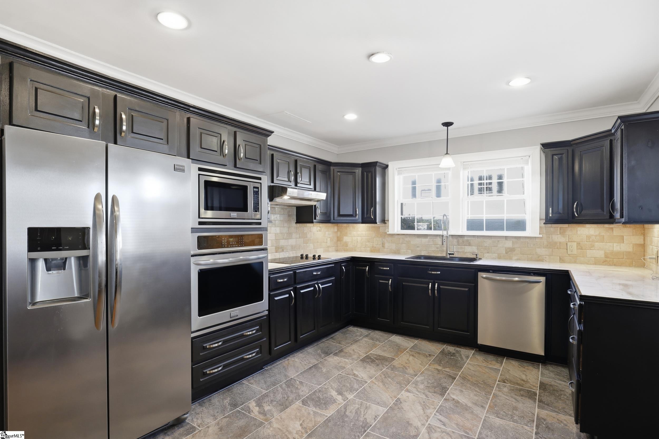 304 East 2nd Avenue Easley, SC 29640 - Photo 12 of 37