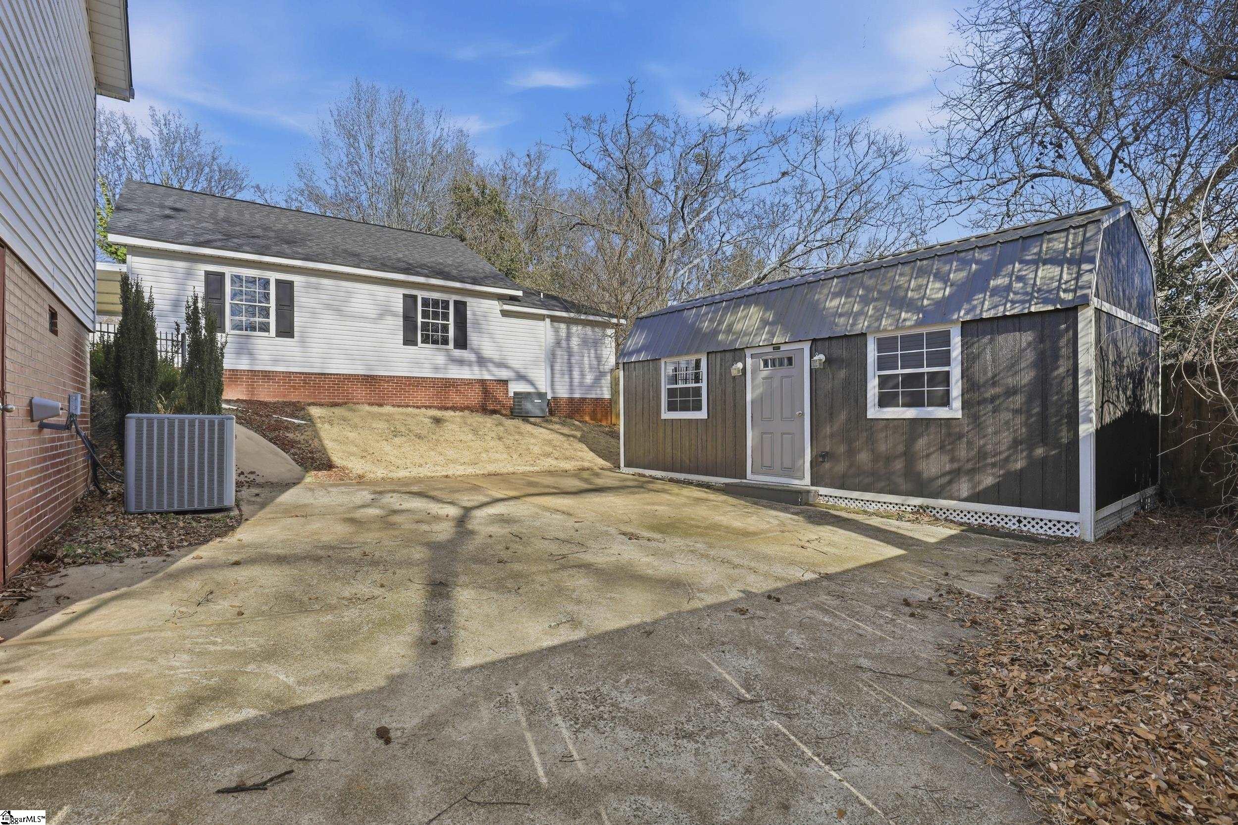 304 East 2nd Avenue Easley, SC 29640 - Photo 29 of 37