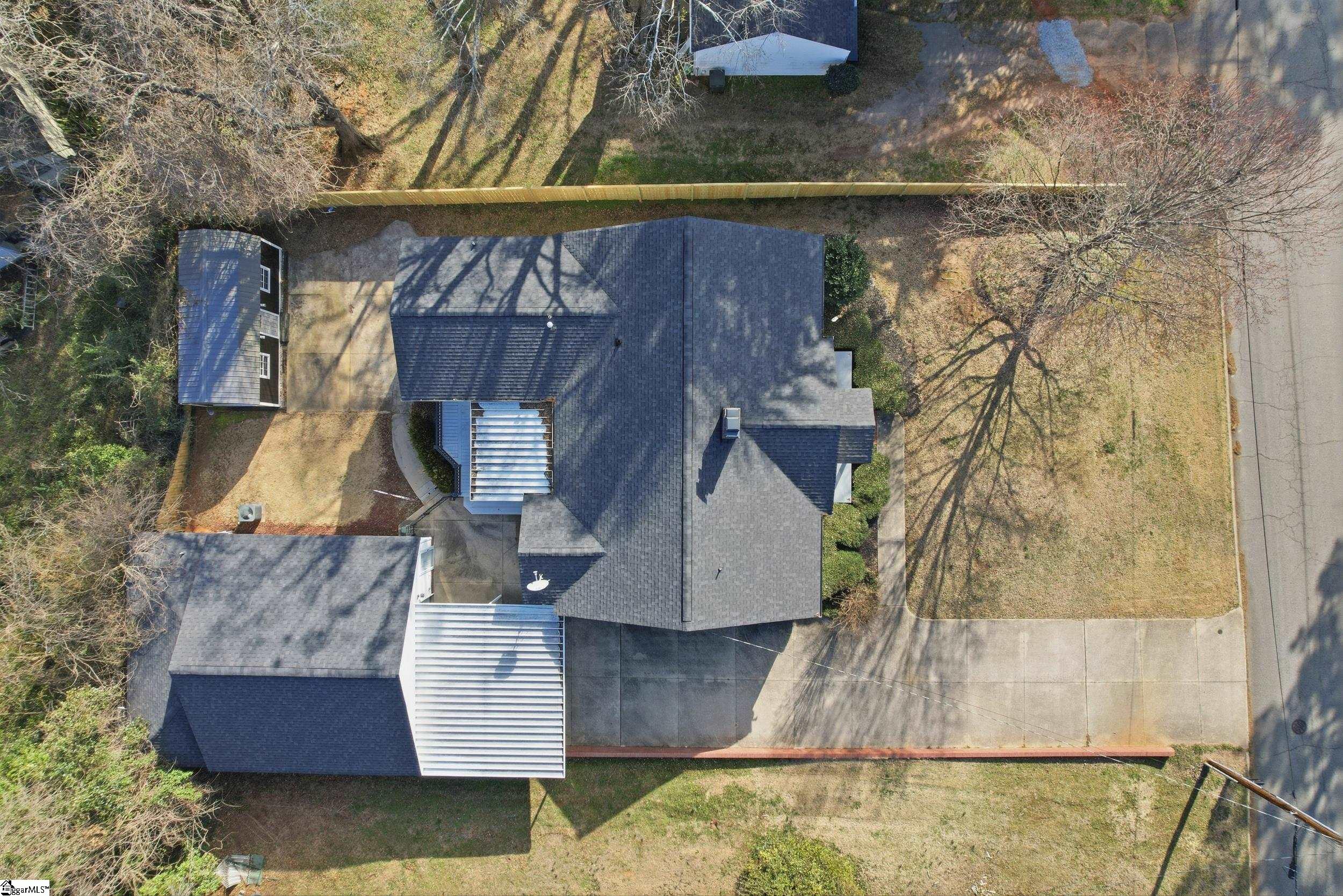 304 East 2nd Avenue Easley, SC 29640 - Photo 5 of 37