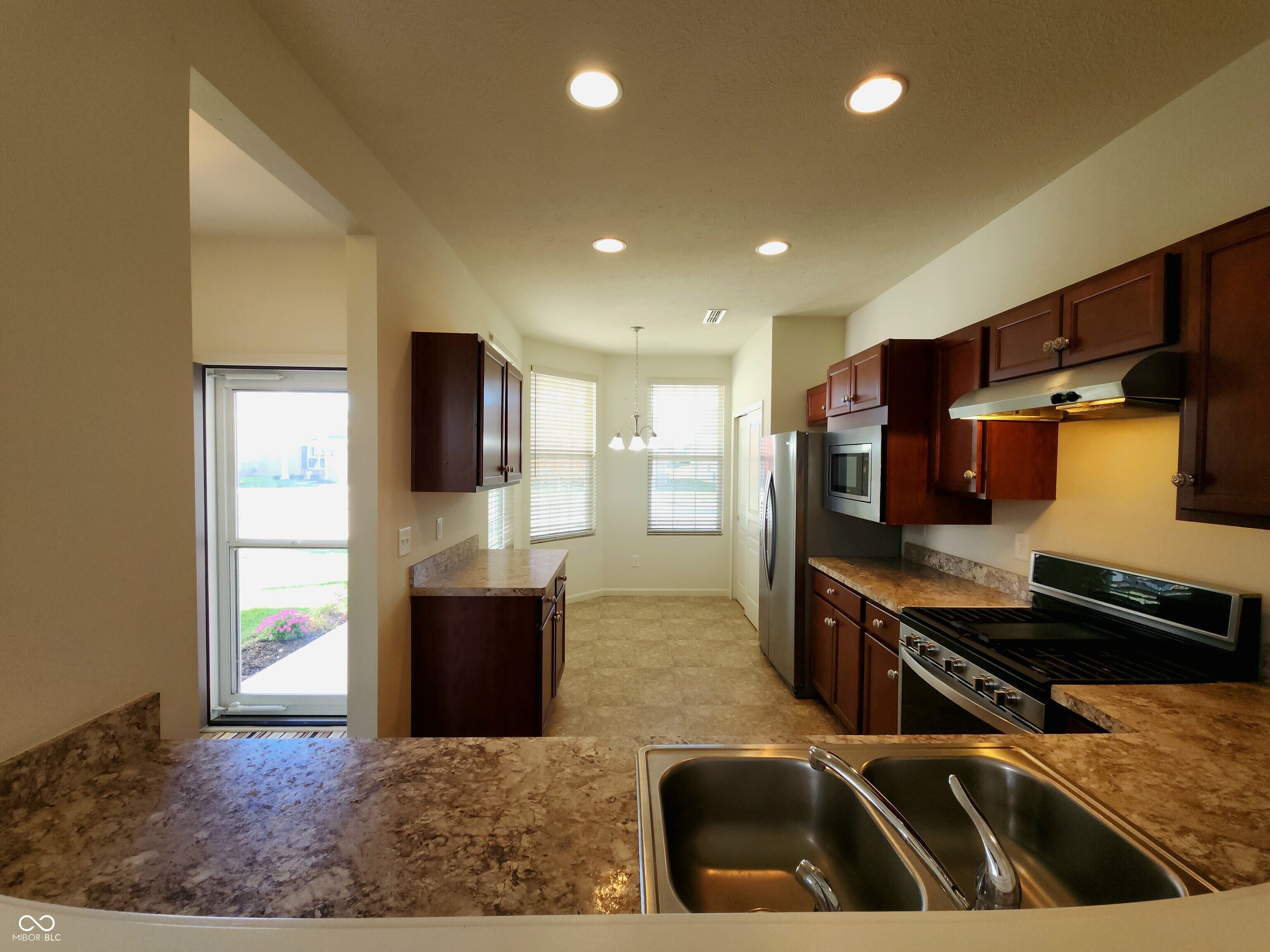 4889 Lilium Drive Plainfield, IN 46168 - Photo 7 of 54