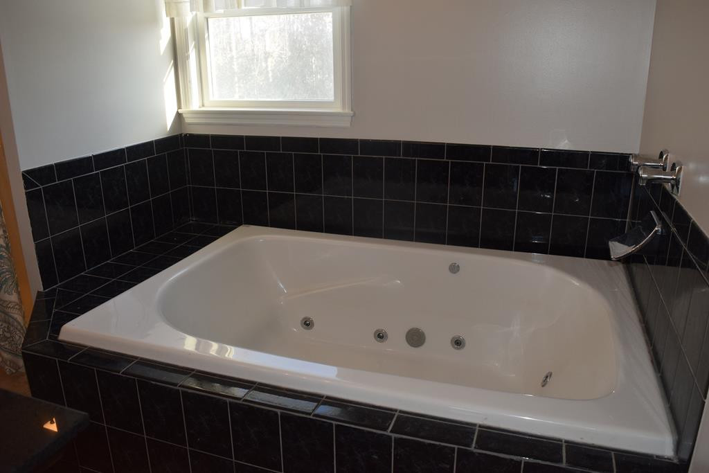 37 Woodhaven Drive Rouses Point, NY 12979 - Photo 17 of 32 Gallery Image 17