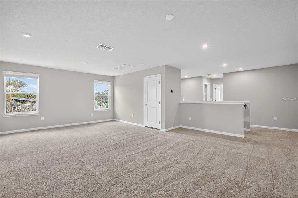 3350 Timber Xing Avenue Brandon, FL 33511 - Photo 18 of 35 a view of an empty room with a window