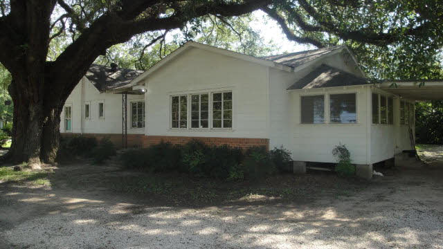 223 West Myrtle Avenue Foley, AL 36535 - Photo 2 of 24