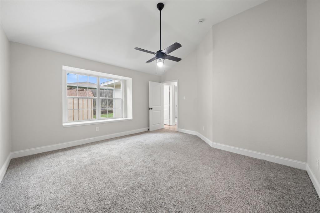 310 Valley Spring Drive Arlington, TX 76018 - Photo 14 of 24